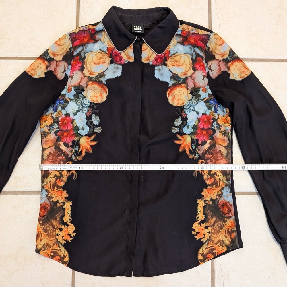 Size Small Vero Moda Floral Blouse Collared Button Down Shirt with Metallic Trim - Picture 8 of 15